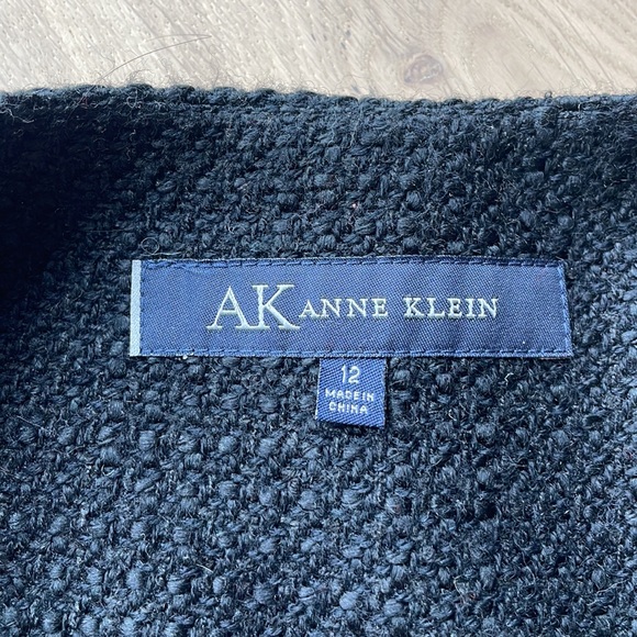 ANNE KLEIN black belted boucle snap on blazer - Picture 6 of 11